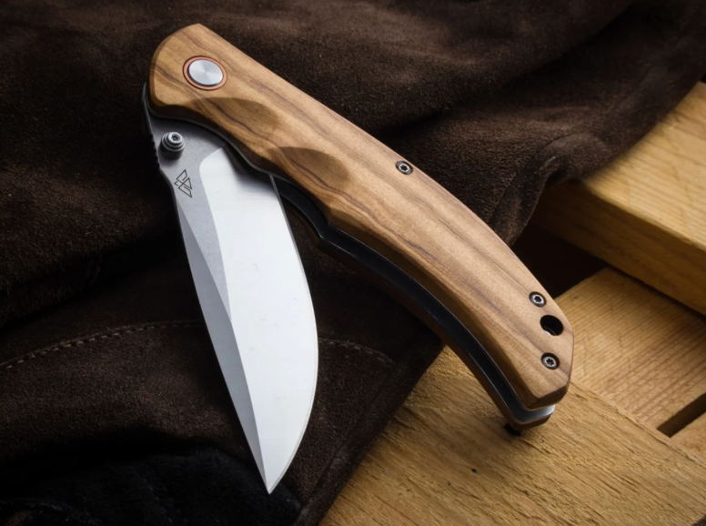 Black Eagle Dolomit Olive Wood Knife